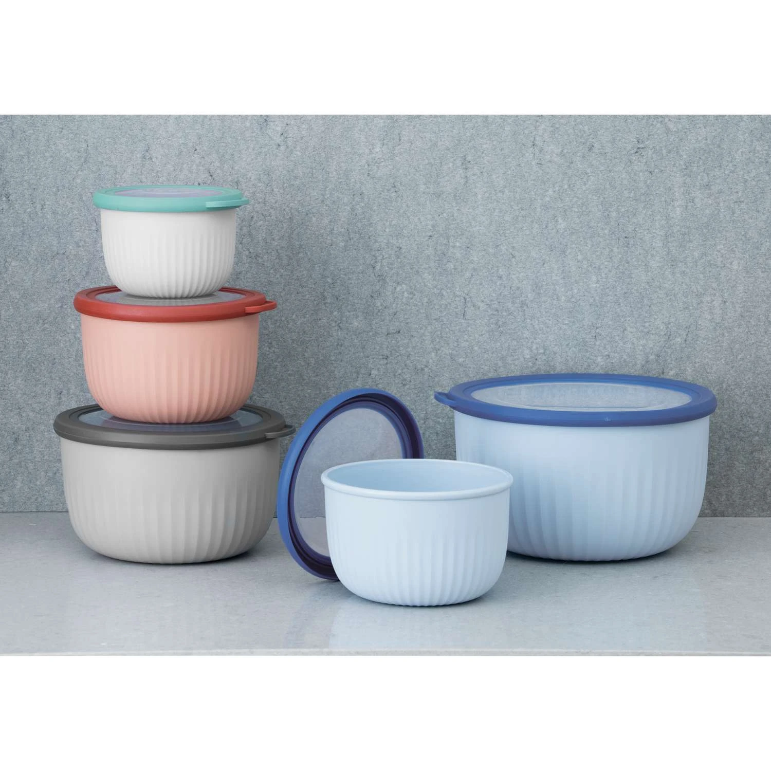 OGGI 4 Qt Polypropylene Gray Bowl With Lid 2 Pc - Image 3