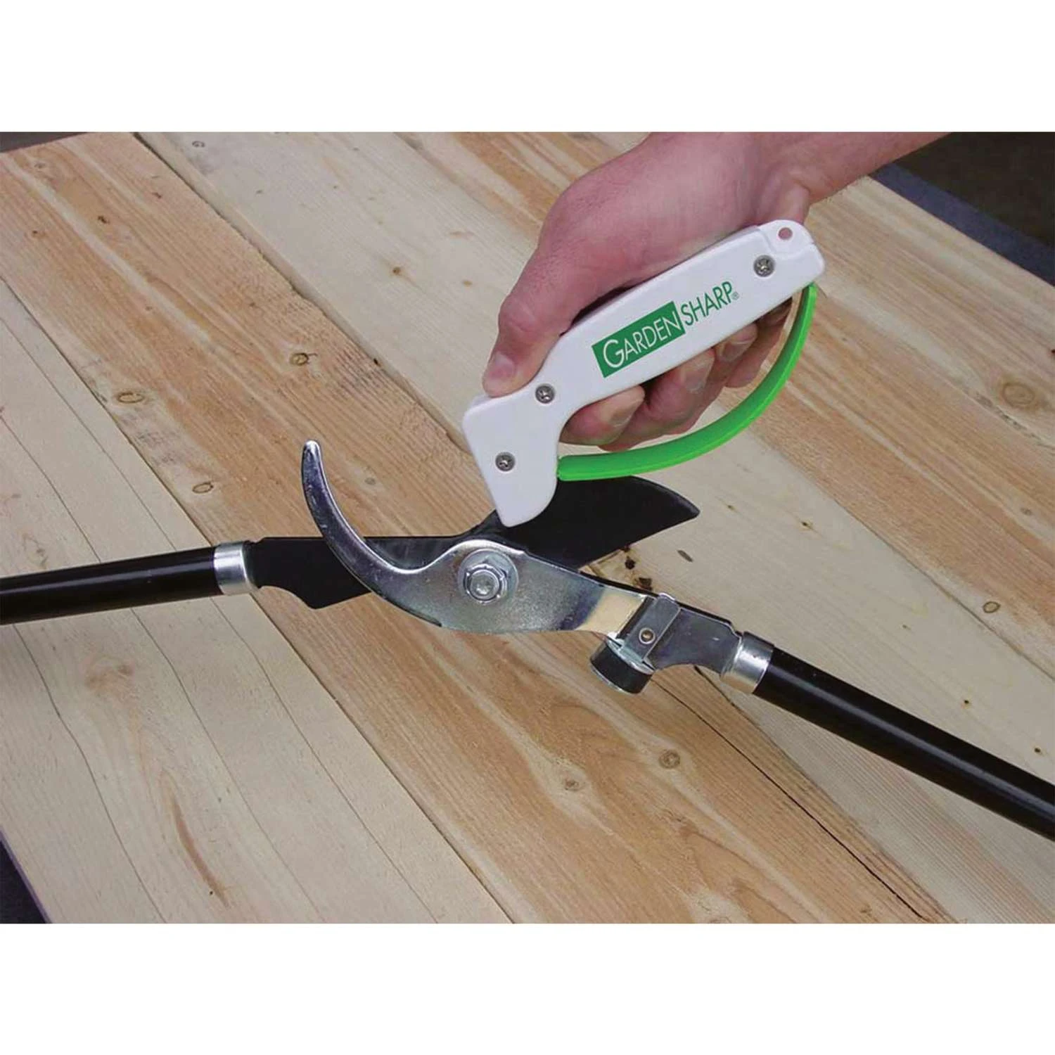 GardenSharp AccuSharp Gloss Tungsten Carbide 1 Stage Garden Tool Sharpener - Image 4